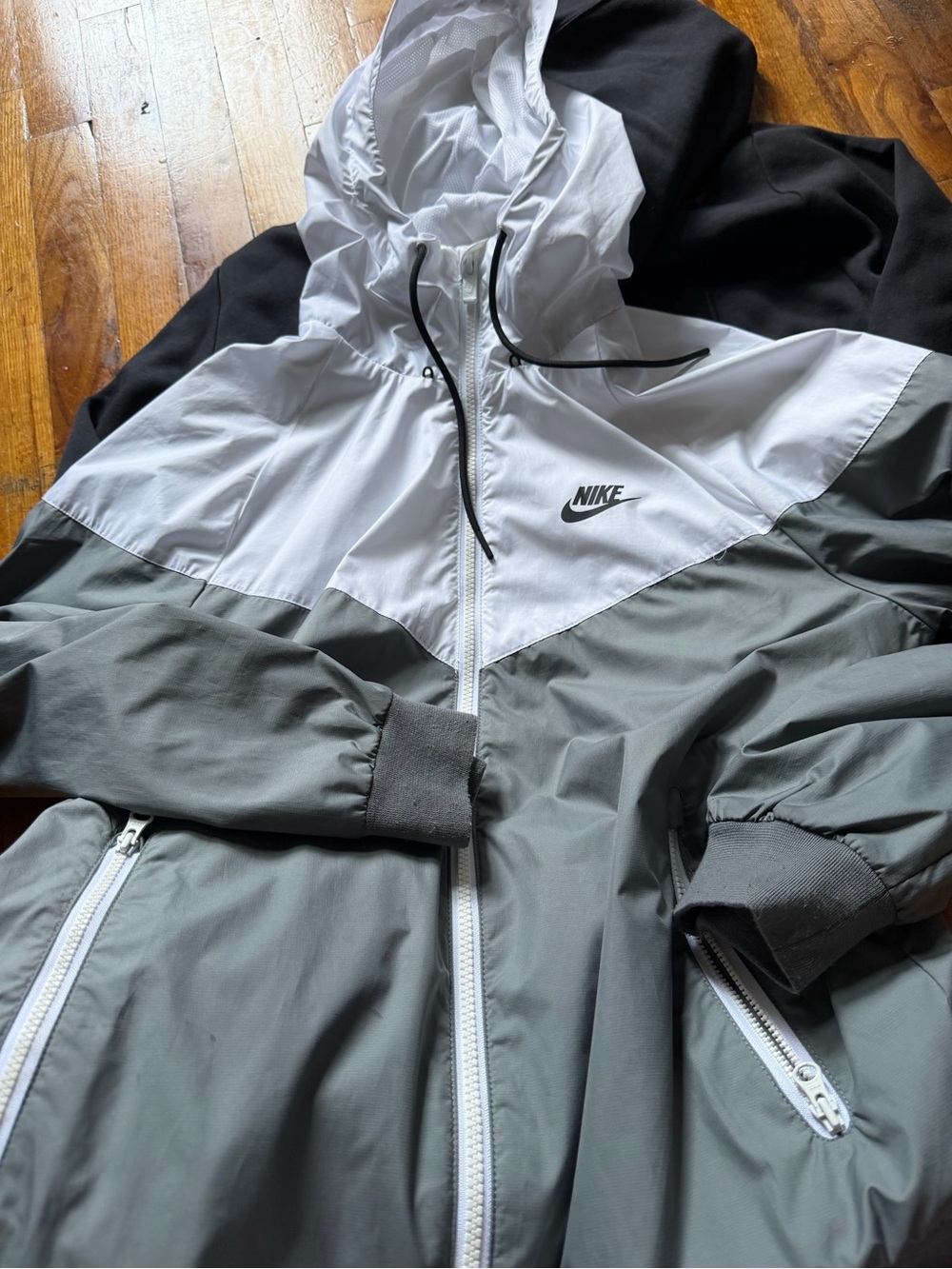 Nike White Windbreaker Jacket with Black Accents